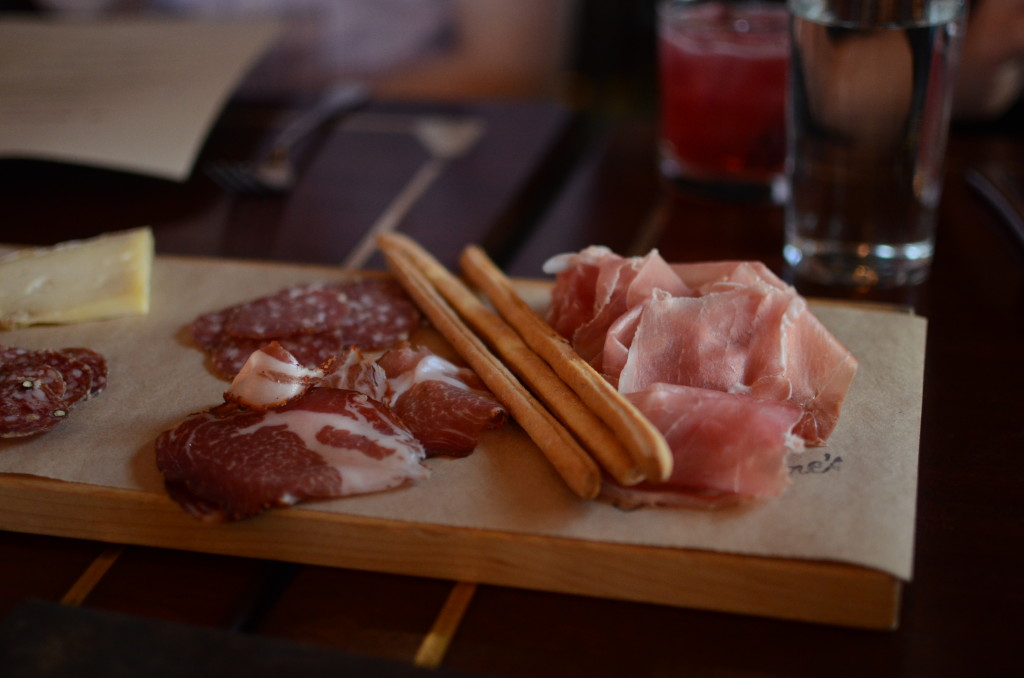 We started off with an assortment of salumi, formaggi e giardini